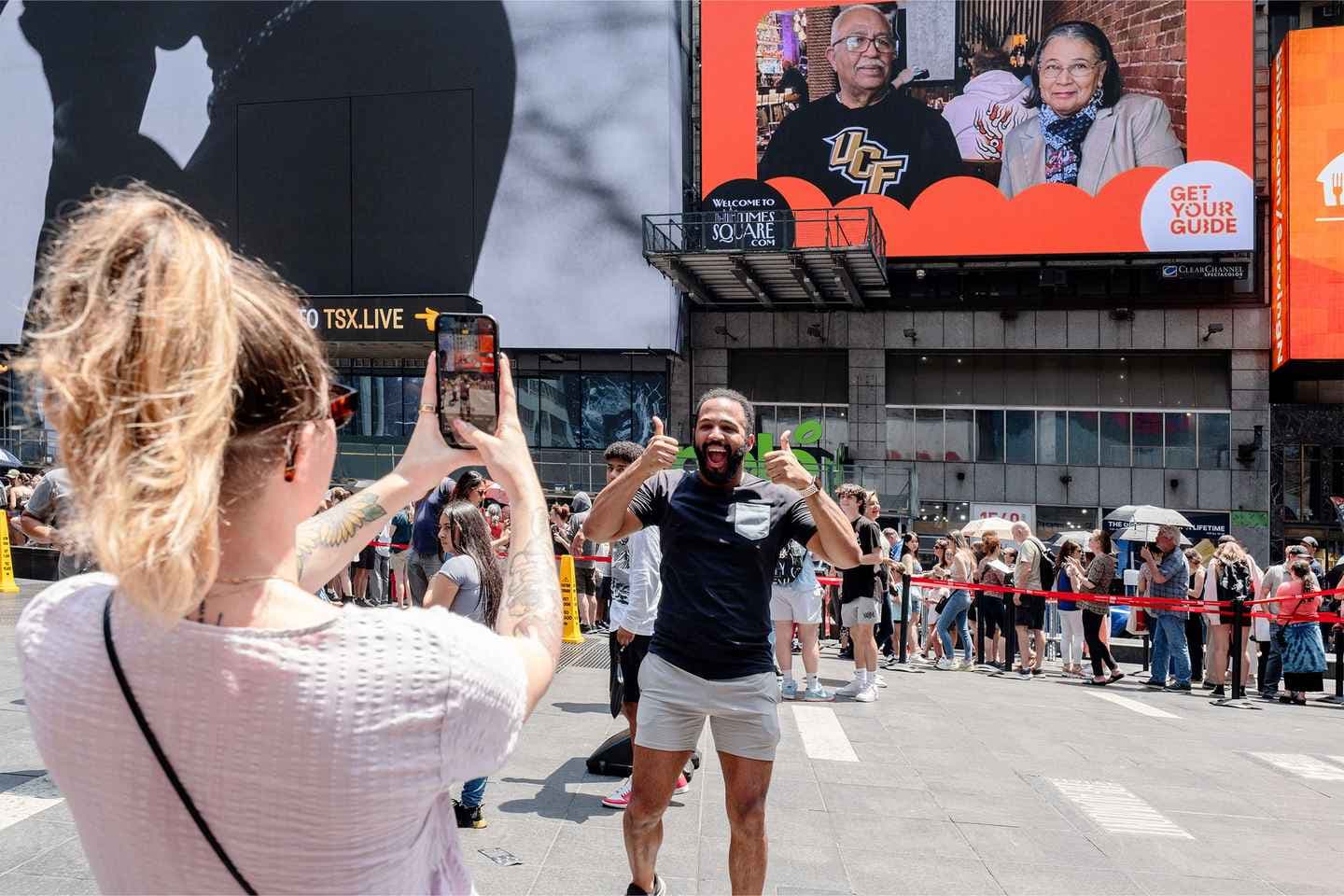 NYC: See Yourself on a Times Square Billboard for 24 Hours thumbnail